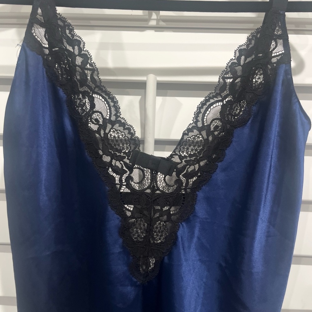 Victoria's Secret vintage navy slip dress with lace - Picture 4 of 4
